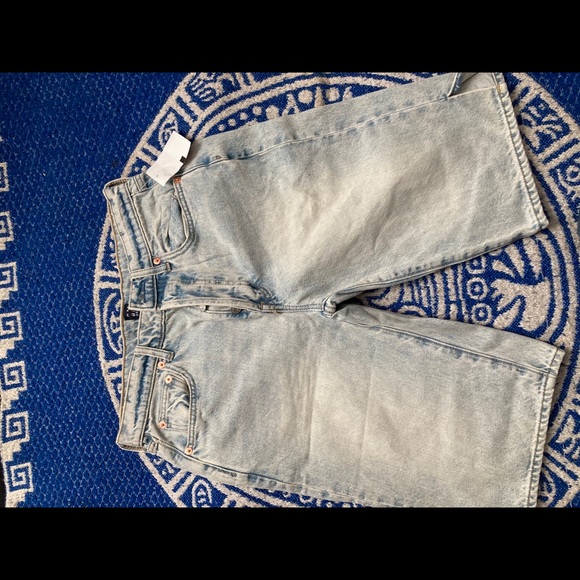 Short - Picture 2 of 5